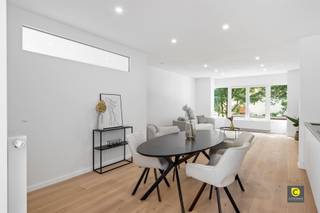 Recent gerenoveerd appartement op toplocatie!Welkom in dit instapklare appartement op de tweede verdieping, gelegen in de rustige maar centrale...