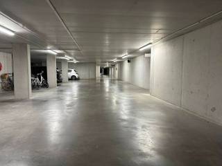 Ondergrondse staanplaats te koop in het centrum van Haacht.Had u graag uw auto binnen geplaatst maar heeft u zelf geen autostaanplaats, dan is dit de...