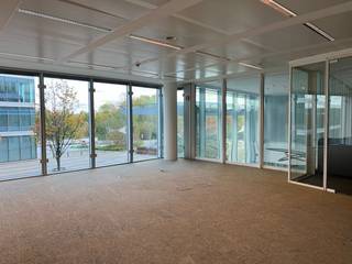 Fantastisch gelegen kantoorruimte van 907 m² te huur langs de Ring van Brussel (R0) met uiterst vlotte verbinding naar de A201, E19 en E40...