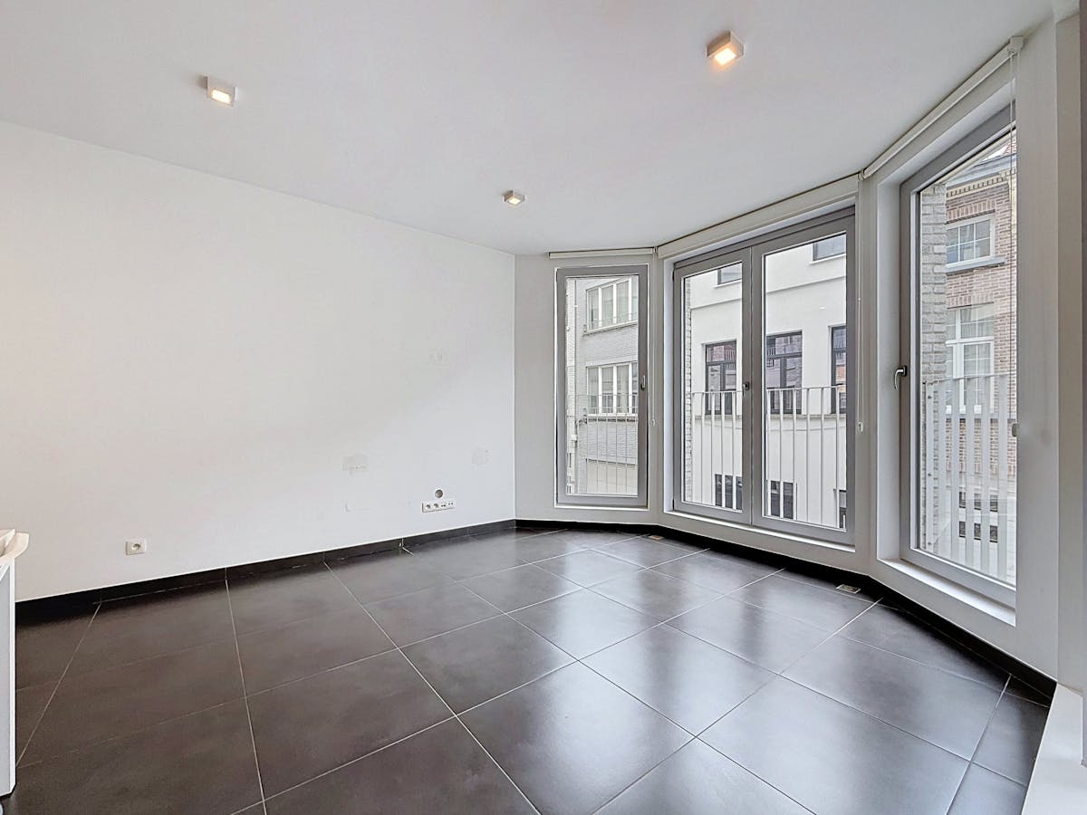 Appartement met 1 slaapkamer en bureau te huur in Antwerpen! - foto 2