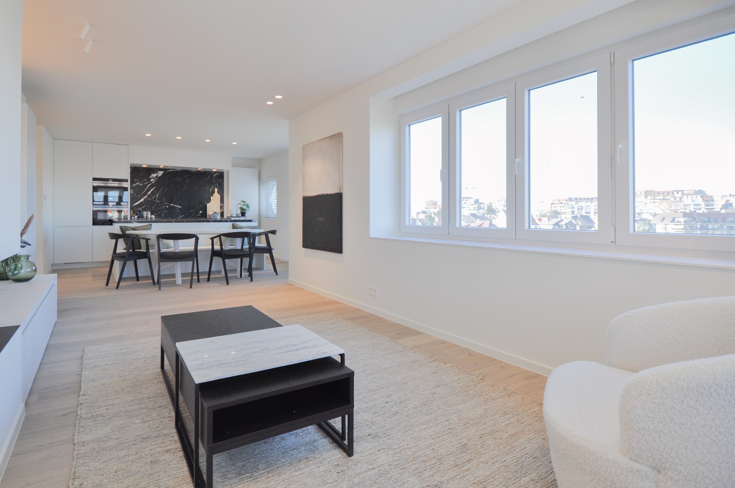 Rustig gelegen volledig gerenoveerd appartement met een weids zicht over het Zegemeer. - foto 2