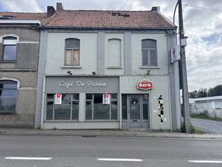 In Aalbeke, we offer a hospitality building, a building that can be completely renovated after a fire. This offers a unique opportunity for...