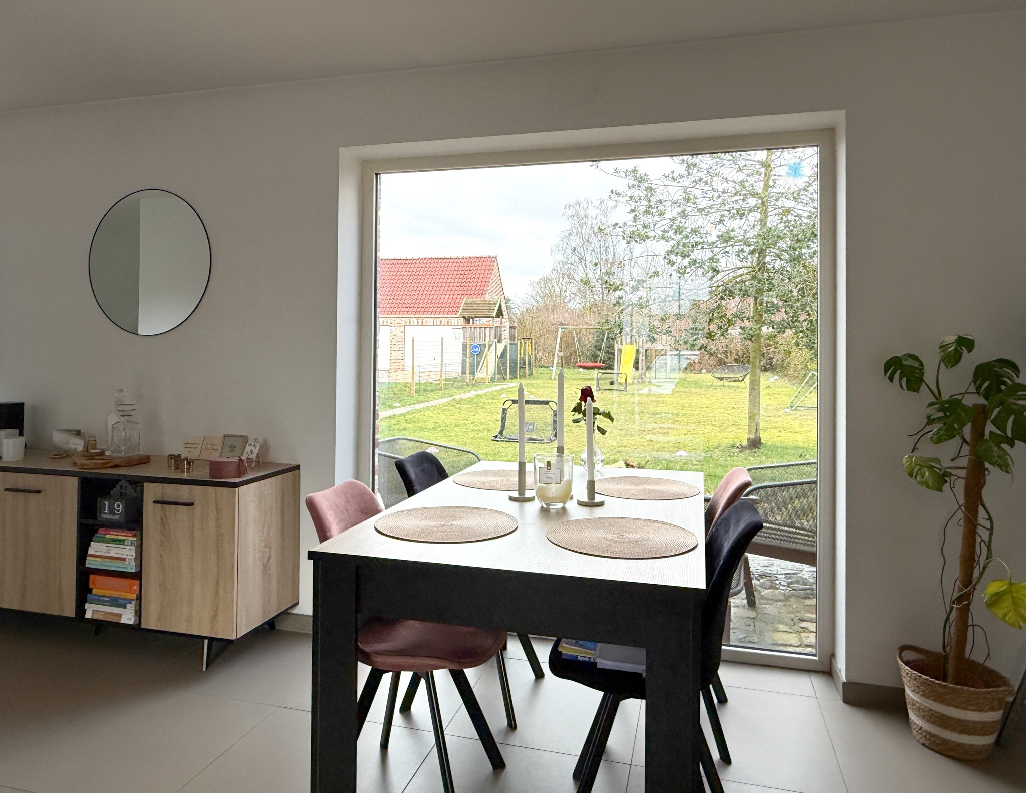 Halfopen bebouwing met grote tuin en twee slaapkamers - foto 3