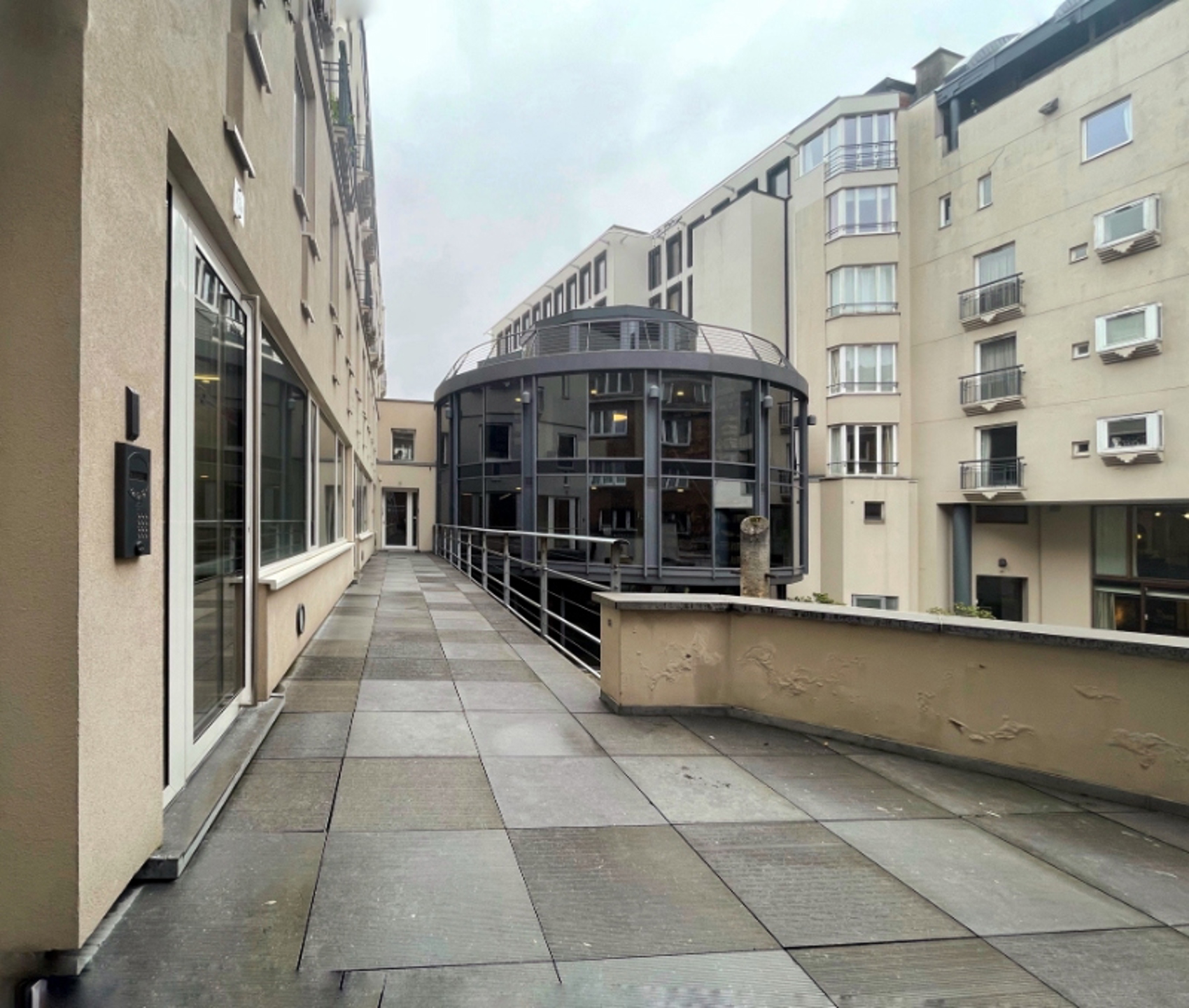 Commercial à louer à Bruxelles - photo 4