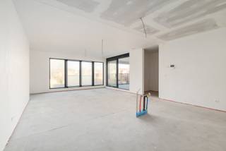 Op de eerste verdieping, in het hart van Lokeren, bevindt zich dit ruime en luxueuze appartement van 125 m². (waarvan 9 m² terras) Het maakt deel...