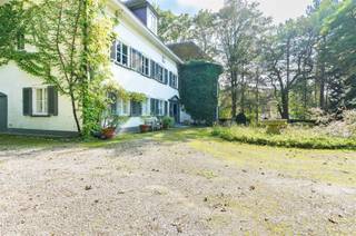 Exclusief landhuis genaamd Crayenberg gelegen te Keerbergen boven op een zandduin in beboste omgeving aan de Mechelsebaan 113.  * Grondoppervlakte:...