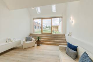 Langsheen de Kapellestraat in Kluisbergen vinden we deze volledig gerenoveerde woning terug. Deze volledige renovatie (2024-2025) werd met oog...