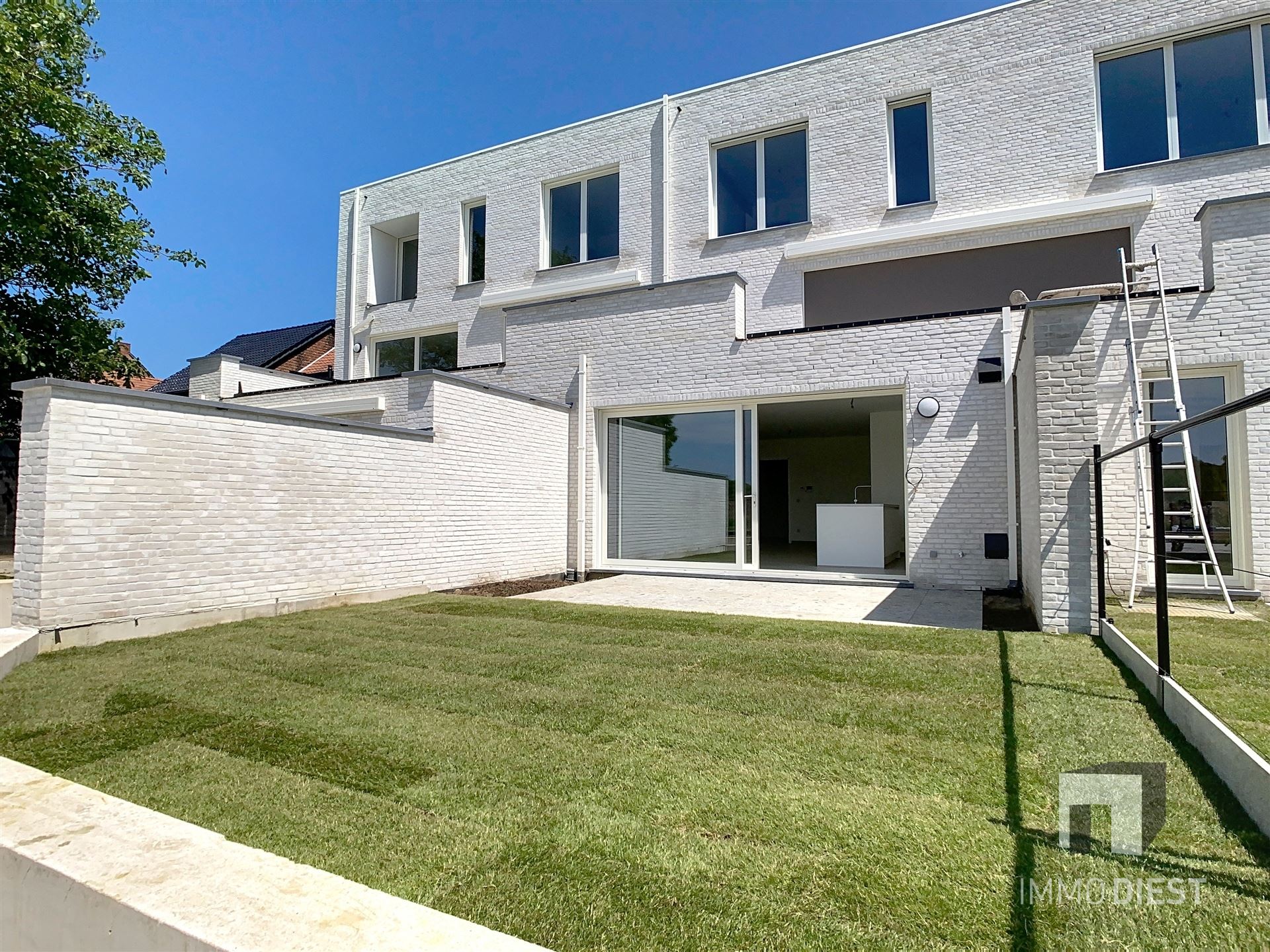 Gelijkvloers appartement met terras en tuintje - foto 4