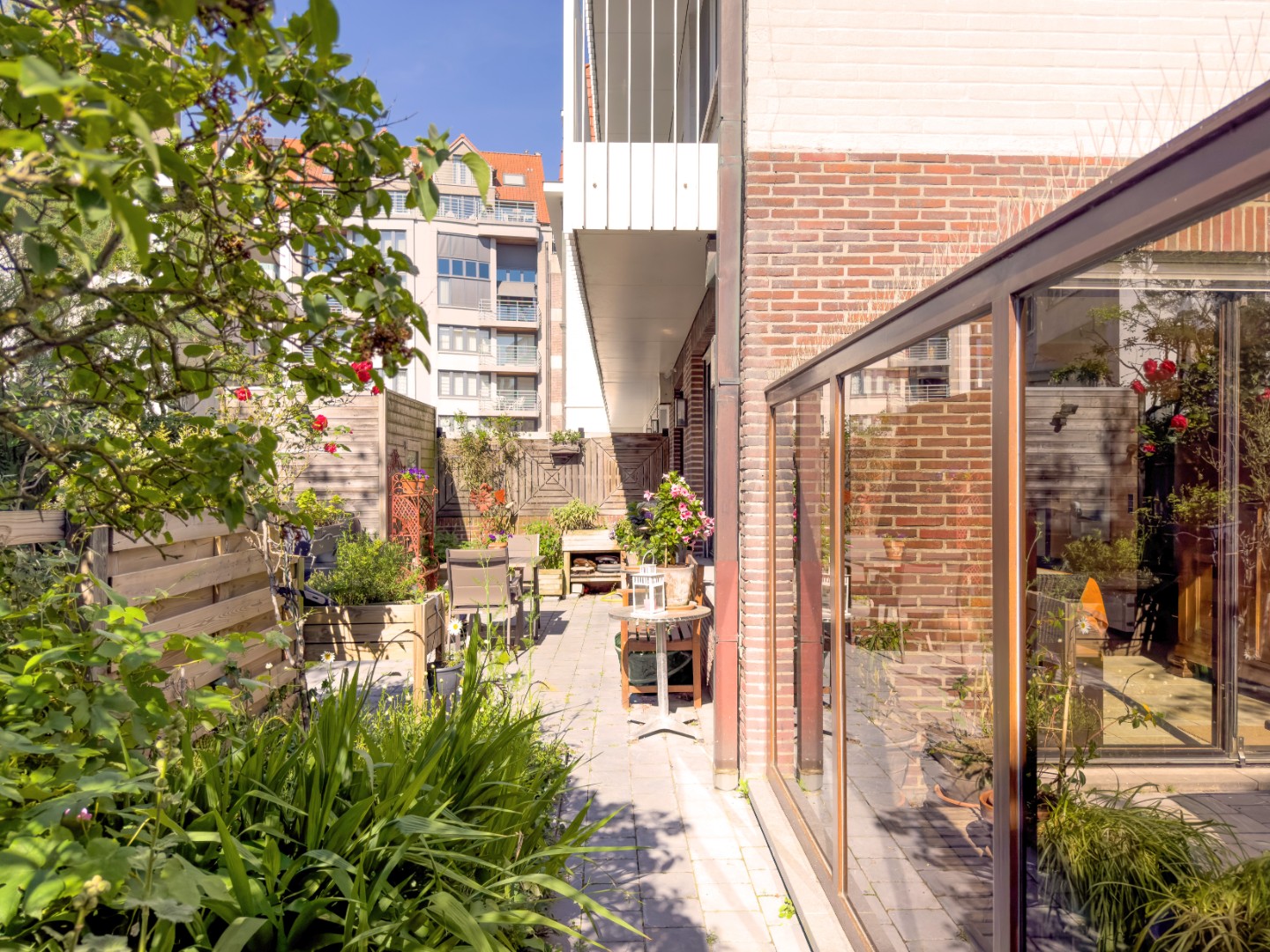 Uniek duplex villa-appartement met tuin, terrassen, parkeerplaatsen en twee garageboxen aan de Bayauxlaan in Knokke - foto 4