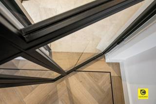 Prachtig gerenoveerd 2 slaapkamer appartement met 2 terrassen te Pulhof!Dit instapklaar pareltje werd hoogwaardig gerenoveerd en ligt op het 2e...