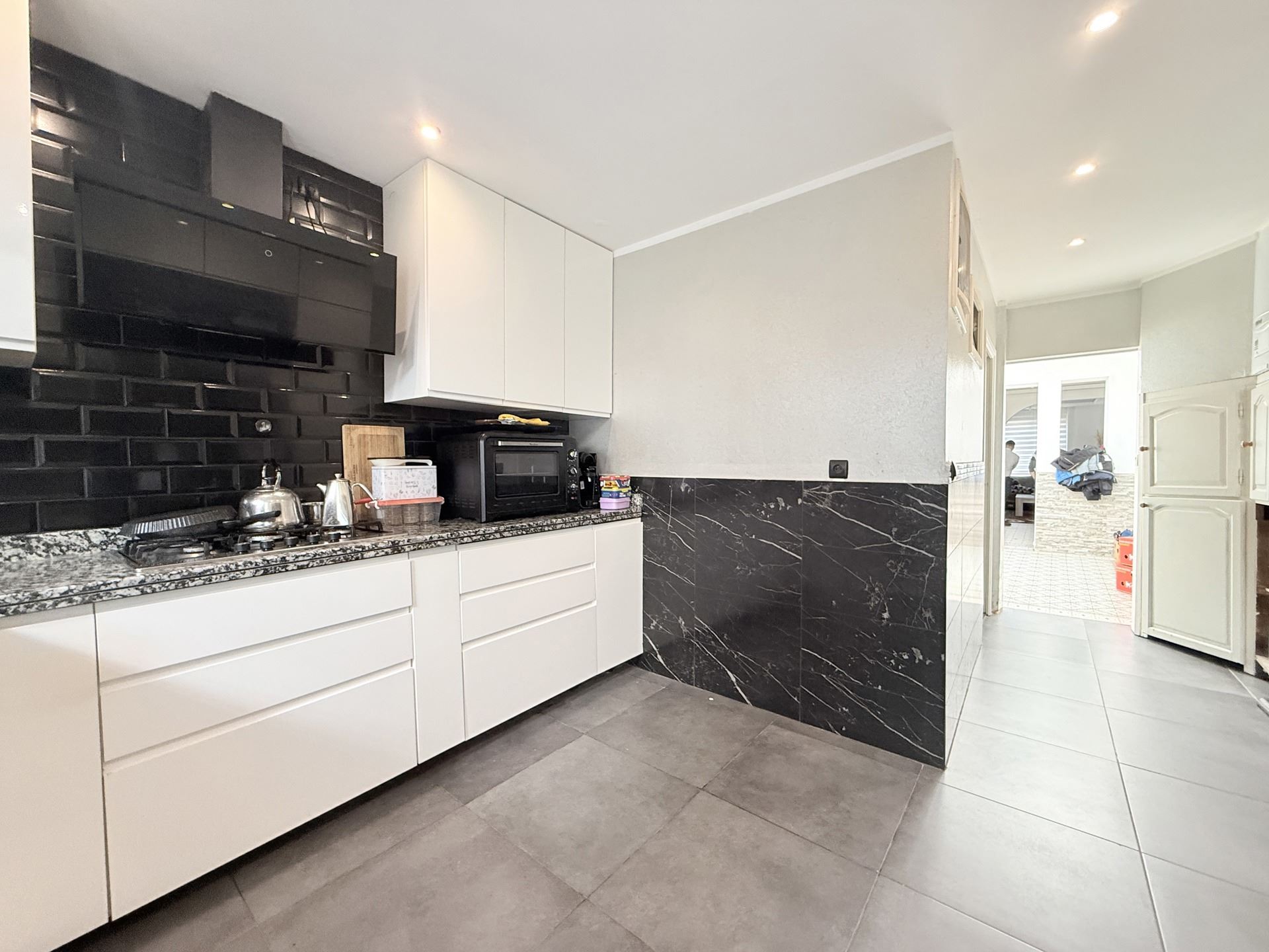 Leuke woning met 3 slk, oprit en tuin - foto 4