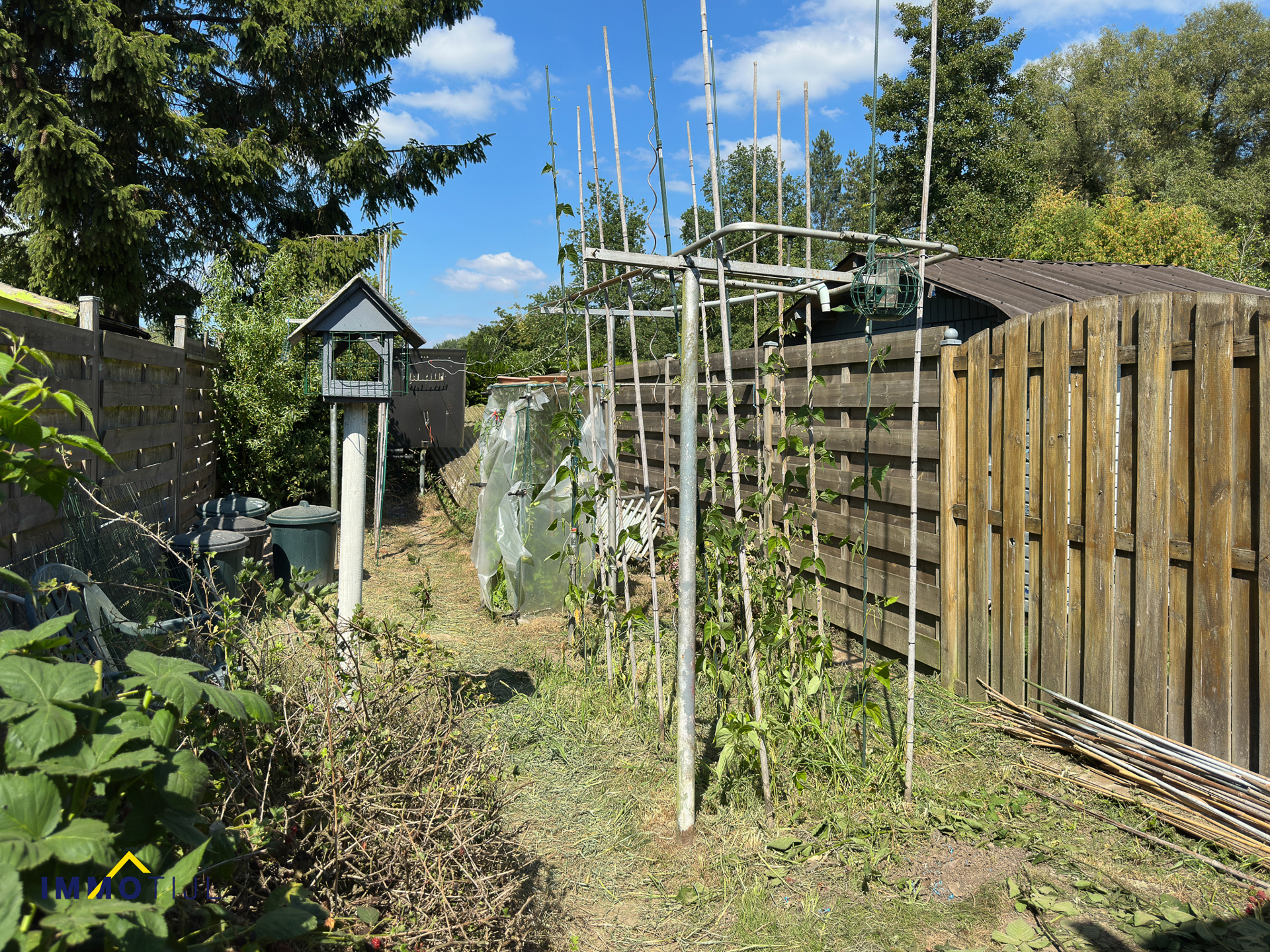 Goed gelegen renovatiewoning met tuin en parkeergelegenheid! - foto 5