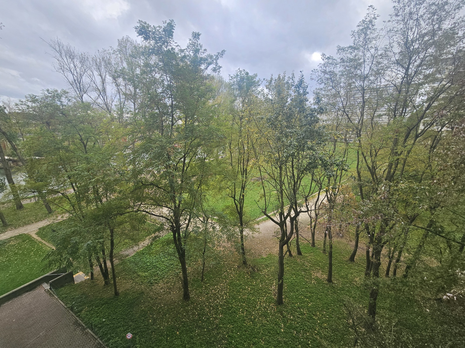 Rustig gelegen appartement met twee slaapkamers en terras - foto 2