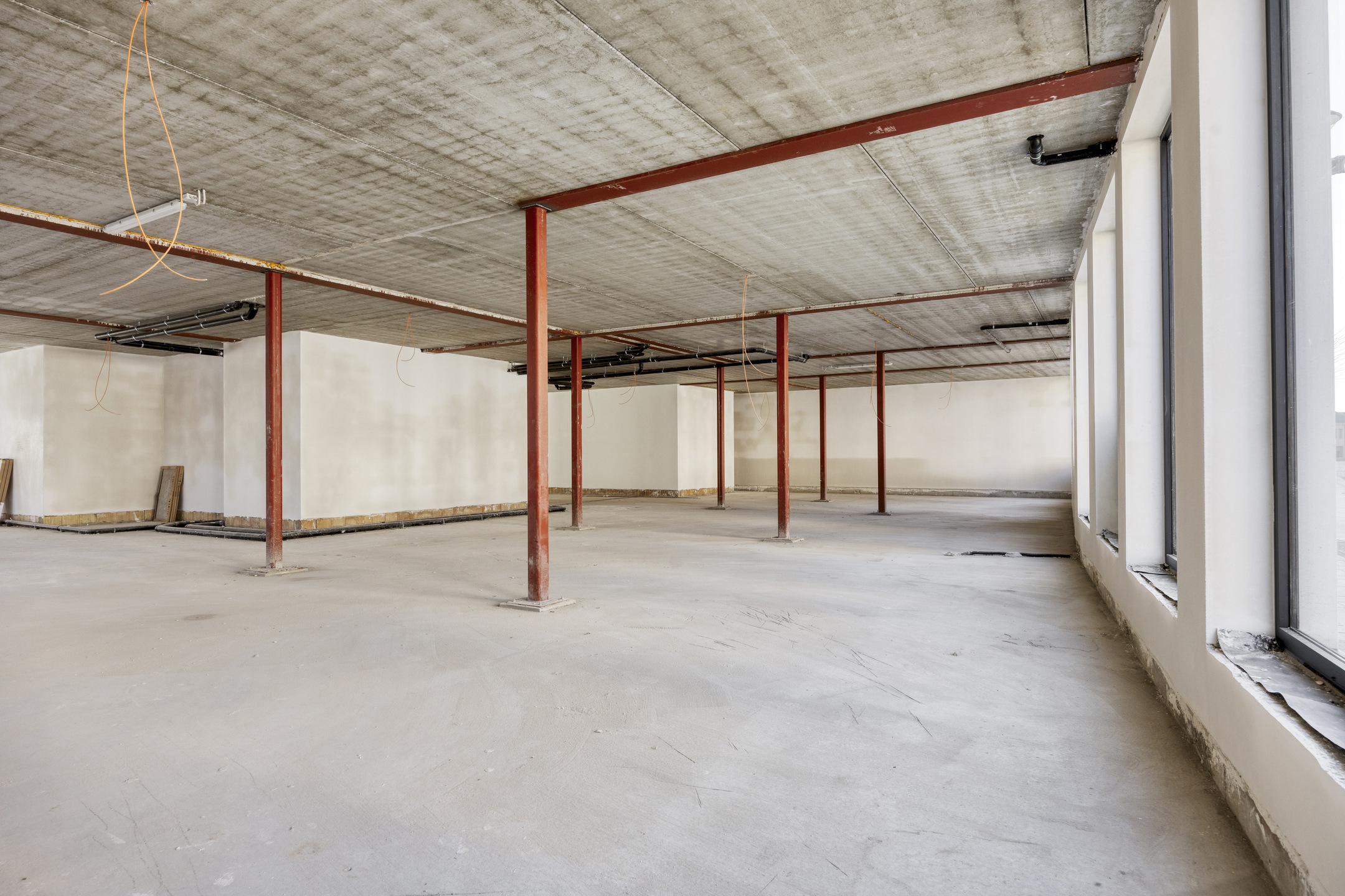 Handelsgelijkvloers met veel daglicht en topvisibiliteit! - foto 2