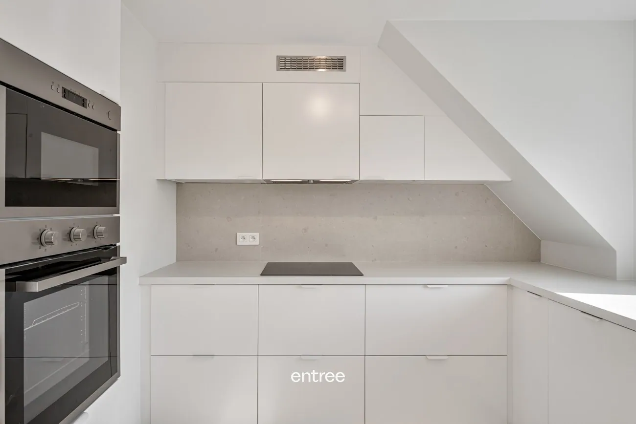 Volledig gerenoveerd, energiezuinig appartement! - foto 3