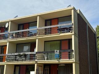 TE KOOP: Vakantie-appartement met 1 slaapkamer in Kelmis!In een rustig en groen vakantiepark in Kelmis, op korte afstand van het Drielandenpunt...