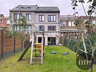 Modern, ENERGY-EFFICIENT and LIGHT-FILLED home with a number of nice EXTRAS such as underfloor heating, floor insulation, burglar-proof front...