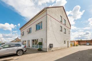 Dit appartement gelegen op de 2e verdieping, zijnde het dakappartement, maakt deel uit van een appartementsgebouw, waar in totaal 5...