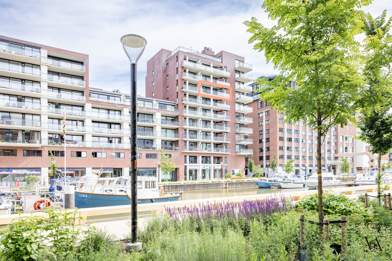 Ruim appartement met 2 slaapkamers en prachtig uitzicht over de jachthaven en het historische centrum - foto 1
