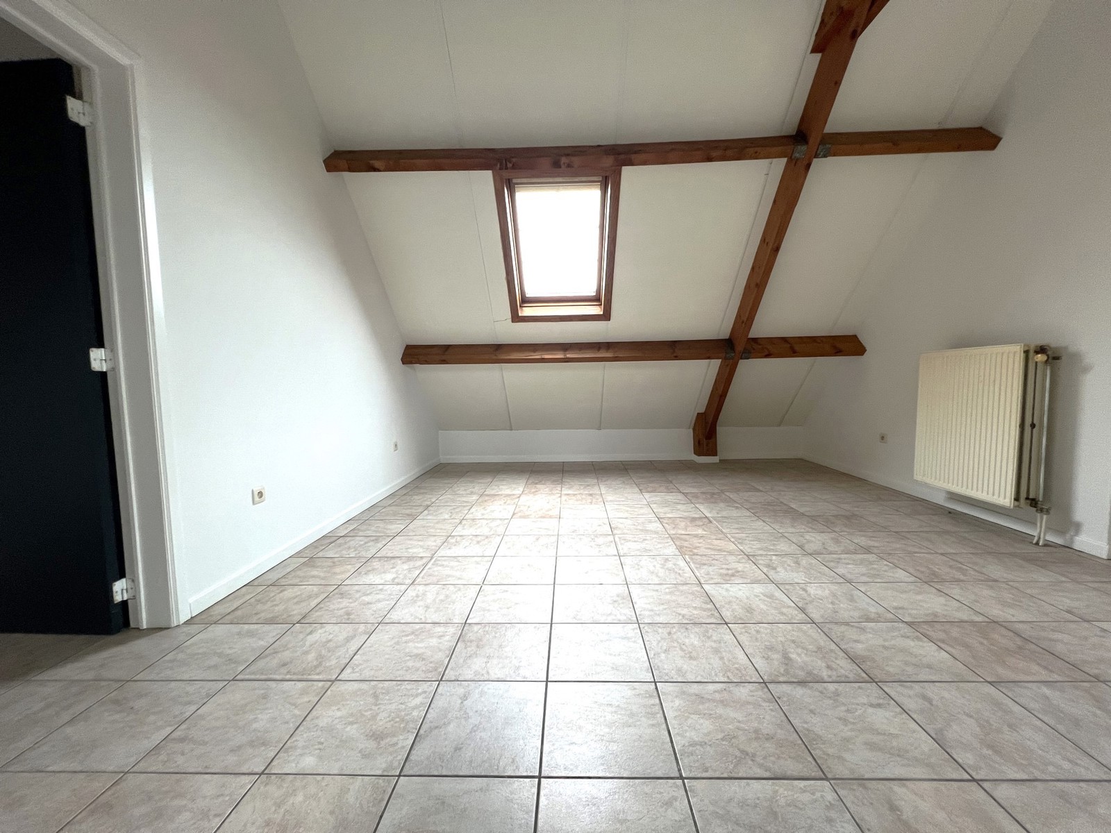 Handelsruimte met 2 appartementen. - foto 5