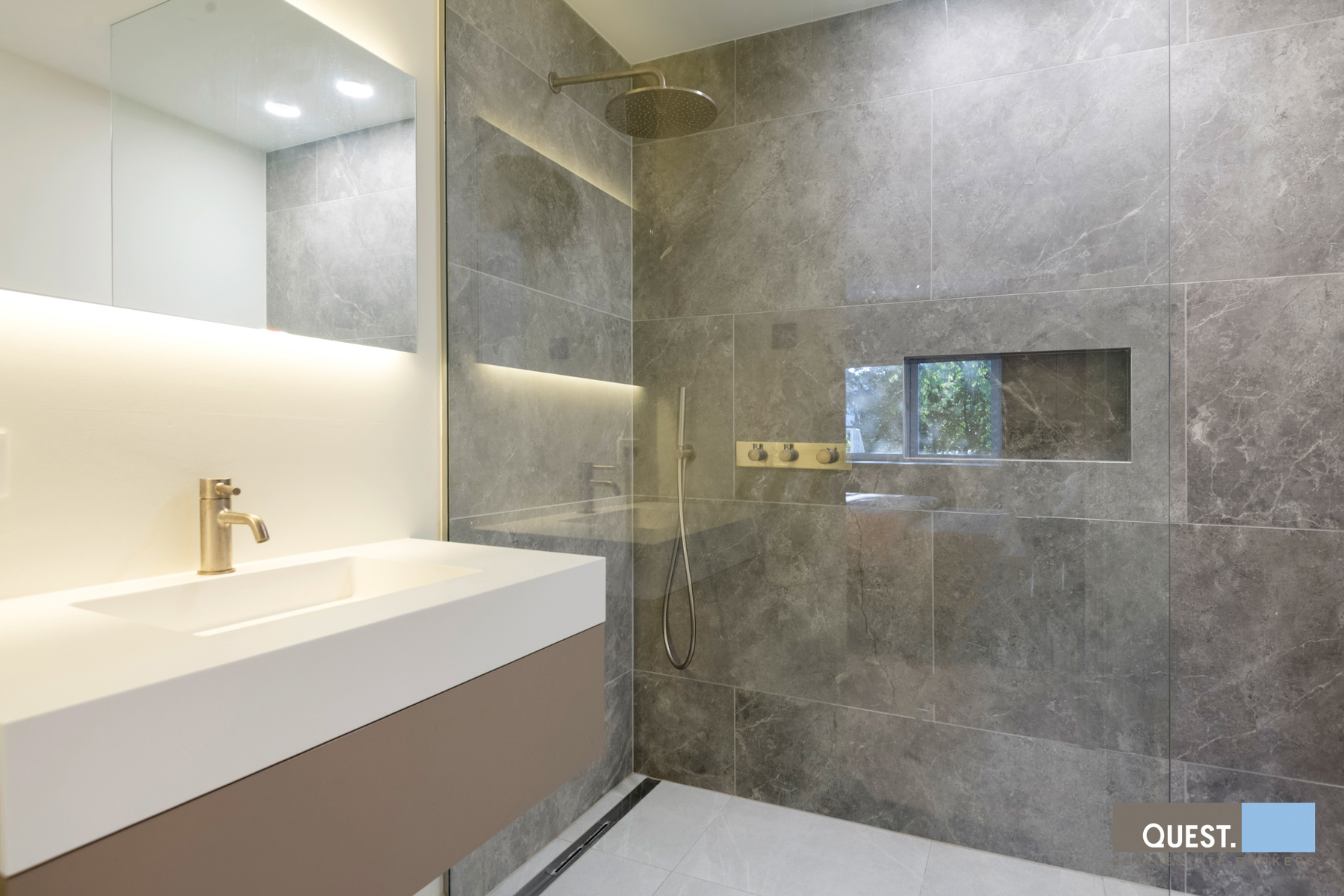 House for sale in Antwerp with 5 bedrooms - photo 4
