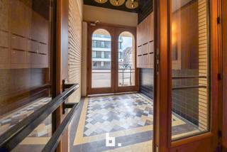 Stap binnen in een warm interieur waar nostalgie en comfort hand in hand gaan. Authentieke materialen, pastelaccenten en doordacht design zorgen...