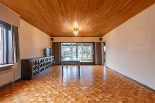 Cette maison familiale ouverte à rafraîchir est située dans un quartier calme et résidentiel de Maldegem et offre de nombreuses possibilités pour...