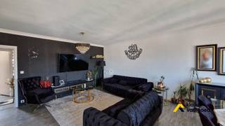 Interesse in dit leuke appartement? Maak via Livitas.be ONLINE je afspraak.Op de 5de verdieping (lift aanwezig) van deze verzorgde residentie aan de...