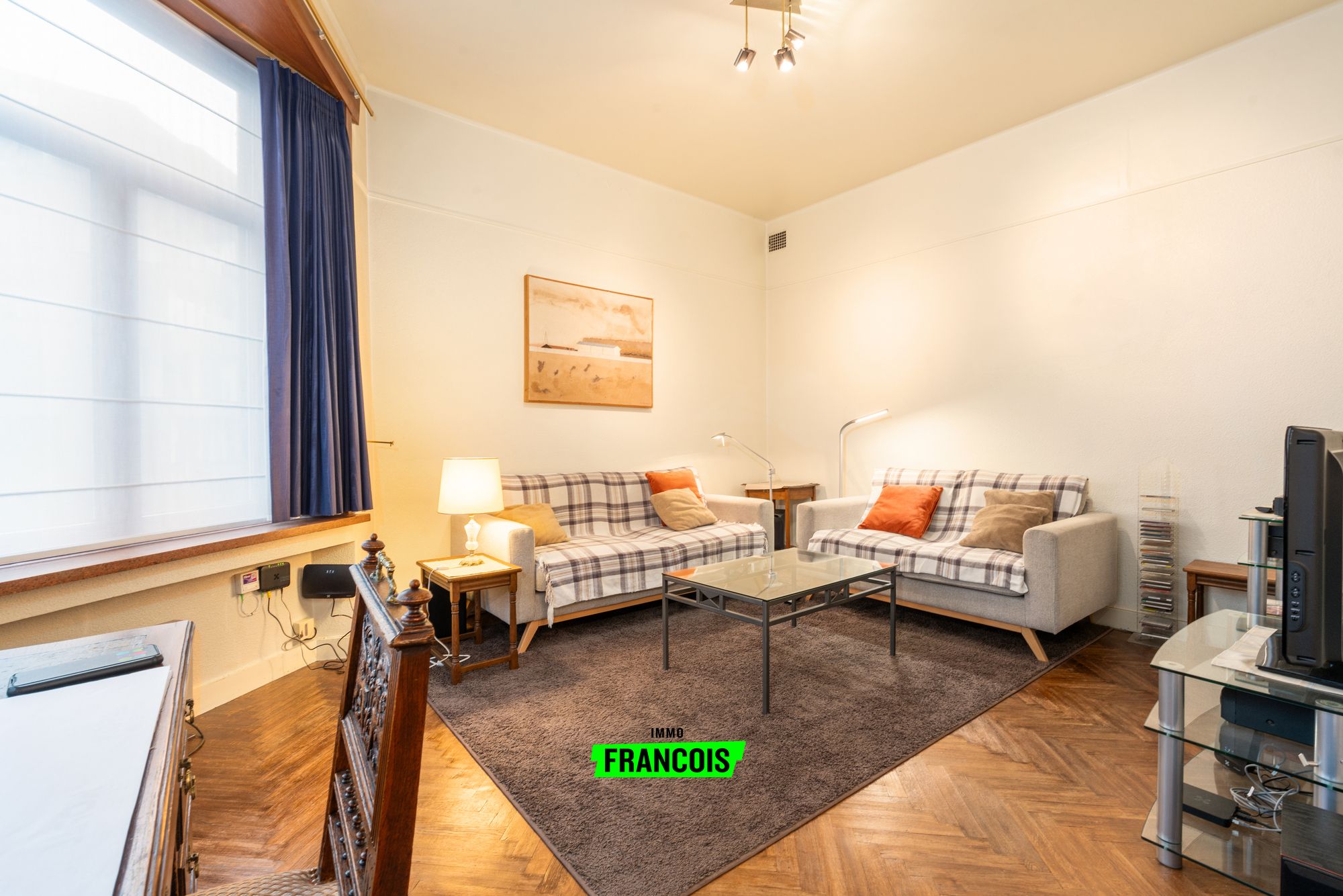 Riant tweeslaapkamer appartement pal in centrum Oostende (mogelijkheid aankoop autostaanplaats). - foto 5