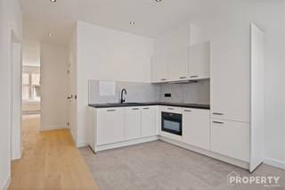 Stel je voor: zorgeloos wonen in een stijlvol, volledig gerenoveerd gelijkvloersappartement op een boogscheut van het centrum van Wevelgem. Zodra...