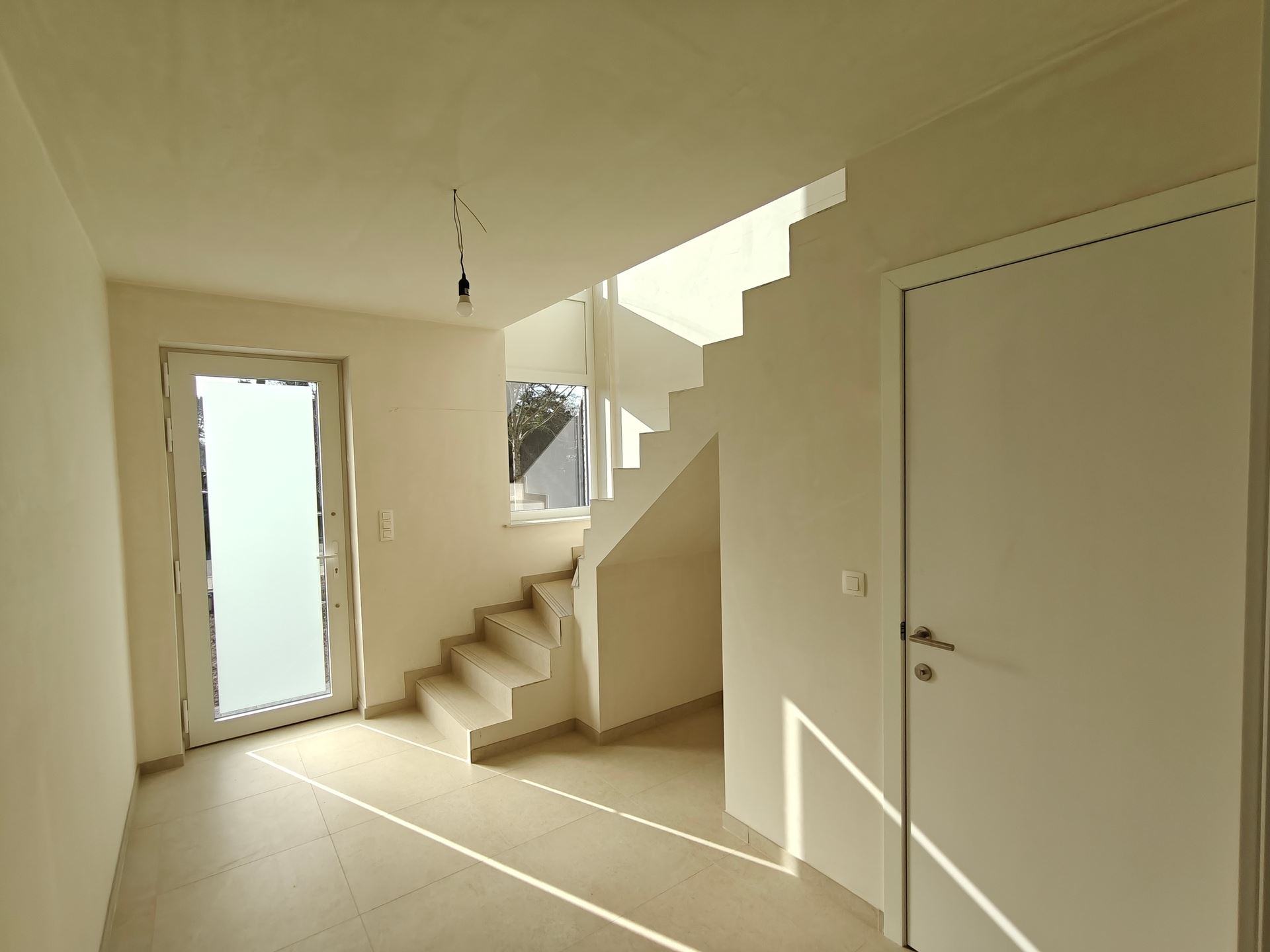 Nieuwbouwwoning met 3 slaapkamers en tuin - foto 5