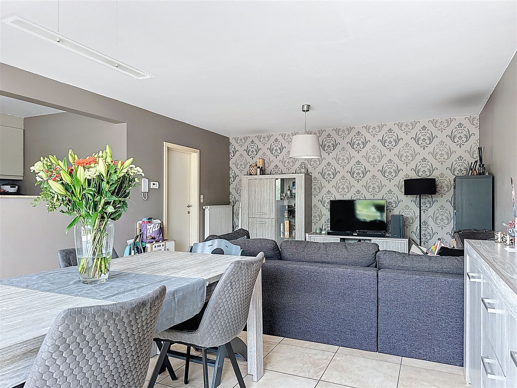 Rustig gelegen 2 kamer appartement met ruim terras te Oudegem nabij Dendermonde. - foto 4