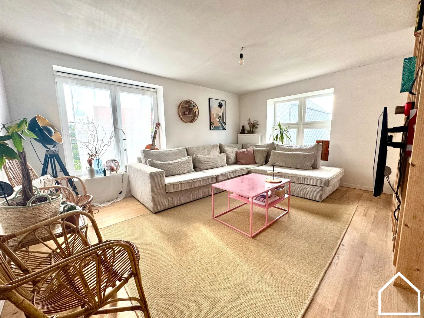 ALLEENSTAANDE WONING MET 3 SLAAPKAMERS, TUIN EN DUBBELE GARAGE - foto 4