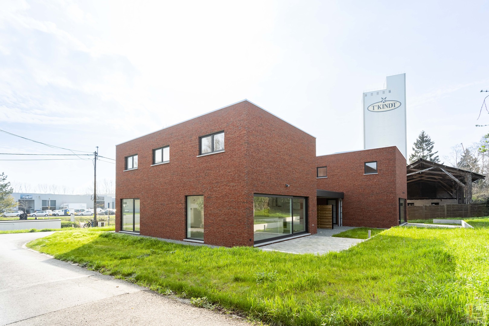 Ruime BEN WONING met 4 slaapkamers, tuin en carport aan de jachthaven - foto 4