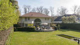Lichtrijke villa met open space-concept en zuidwestgerichte tuin op rustige toplocatie in KapellenDeze stijlvolle en uitstekend onderhouden villa...