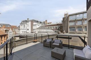 Deze unieke woning bevindt zich in de Borreputsteeg. De ligging is absoluut een troef: u woont hier in het levendige hart van Gent, met...