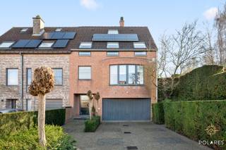 ***** Plan uw bezoek via www.polares.eu *****Deze ruime half open bebouwing in Bierbeek is een ideale woning voor een gezin. Met 5 slaapkamers, 2...