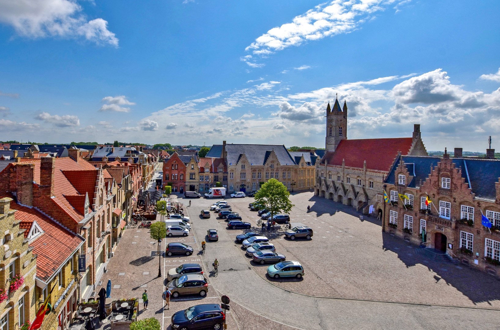 Prachtig dakappartement (loft-stijl) 68 m², gelegen op het Marktplein. - foto 2