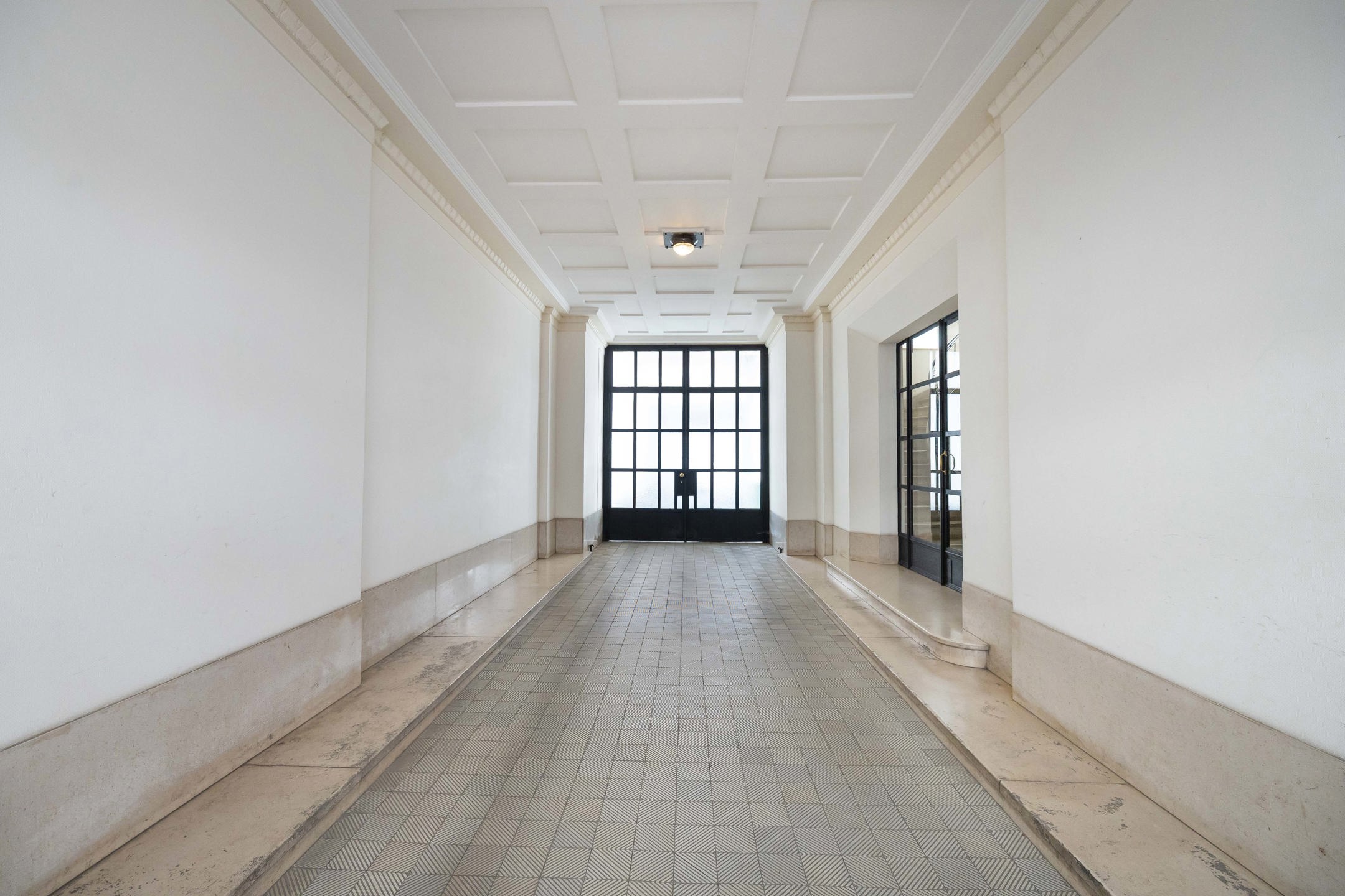 Apartment for sale in Ixelles with 4 bedrooms - photo 4