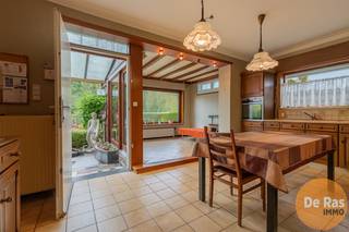 ERPE-MERE– Deze stevige open bebouwing, gelegen op een mooi perceel, kunt u vinden op een centrale locatie te Erpe-Mere.Deze woning, welke nood heeft...