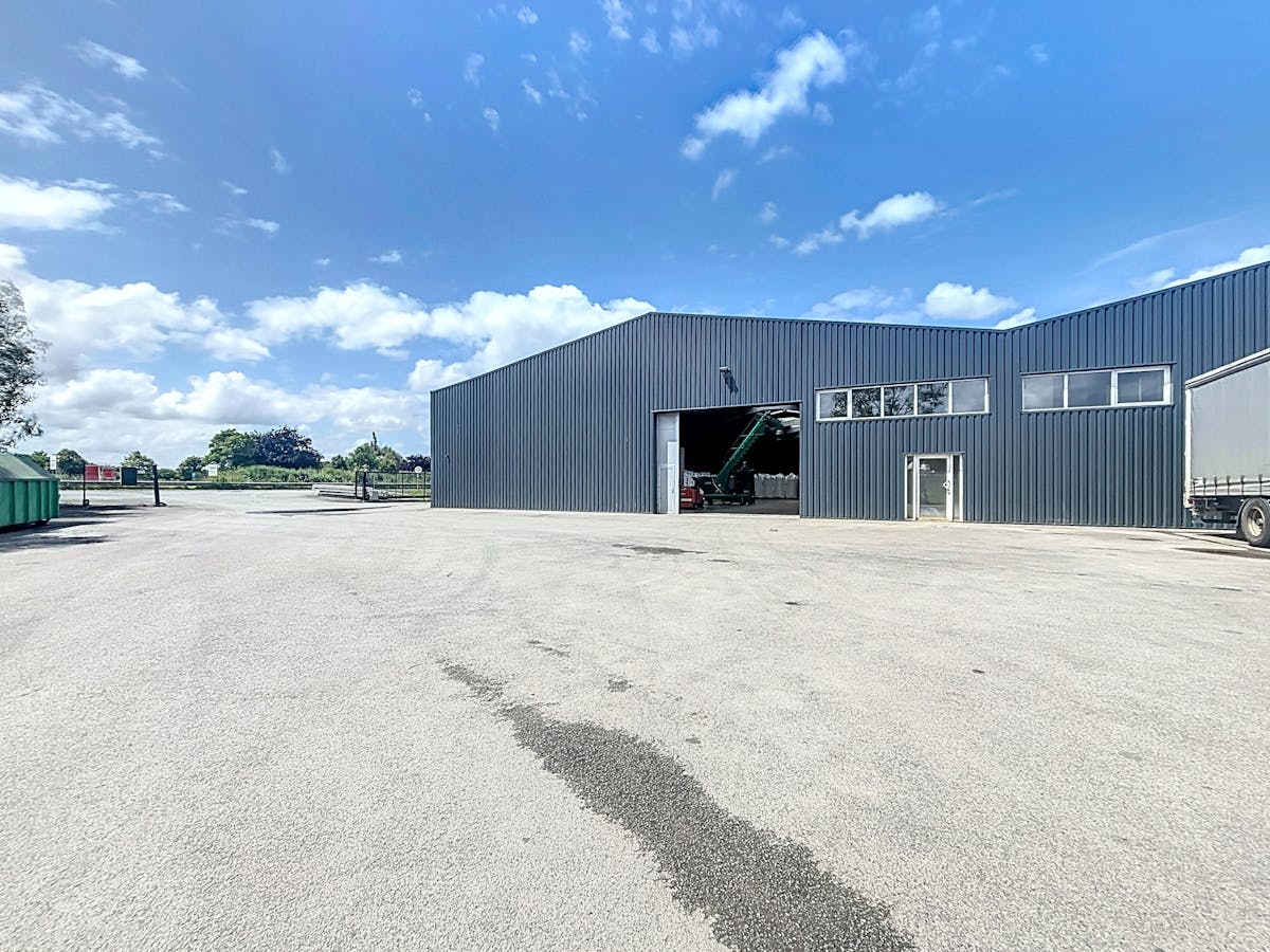 Magazijn van ca. 1.000 m² te huur regio Wielsbeke - foto 1