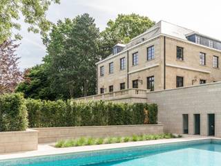 Ideally located next to Duden Park, a stone's throw from Winston Churchill Avenue, with easy access to the city center and the Eurostar,...