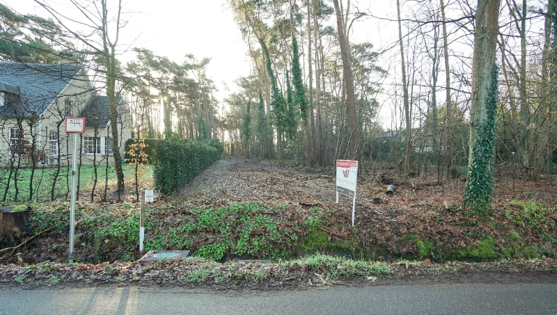 Residentieel gelegen bouwgrond van 31a10ca voor open bebouwing met private toegangsweg nabij golf- en meerdomein - foto 2