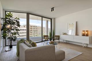 Hoogwaardig ingericht appartement met mooi terras gelegen op het trendy zuid gelegen in The Residence.Indeling: Inkomhal met gastentoilet. Vanuit de...