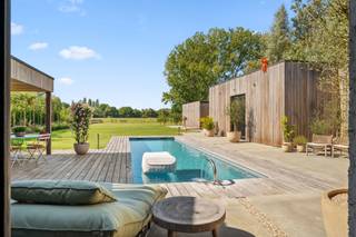 Deze moderne villa - BEN woning - bevindt zich op een perceel van 27a61ca in een rustige buurt en biedt een prachtig uitzicht op de...