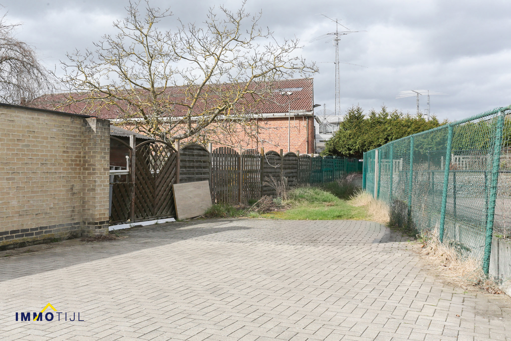 Instapklaar gelijkvloers appartement met autostaanplaats - foto 4