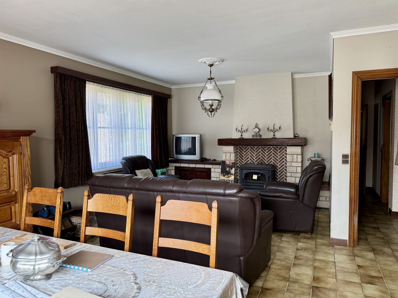Ruime villa met 4 slpk's, 2 badkamers en garage - foto 4