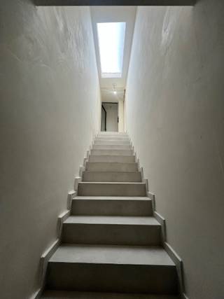 BIJZONDER EIGENDOM MET 2 ADRESSEN ( PETER BENOITSTRAAT 18 EN VAN DURMESTRAAT 41 )op gelijkvloers handelspand / bureel / praktijk van ongeveer 120 M2...