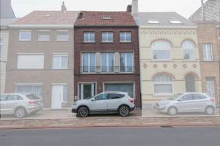 Op zoek naar een comfortabele gezinswoning op een rustige locatie, maar toch vlot bereikbaar? Dan is deze volledig gerenoveerde stadswoning...