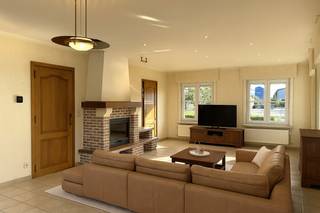 Maak uw bezoek aan ons nog eenvoudiger! Vul alstublieft vooraf de huurdersfiche in en stuur deze naar delphine@vastgoeddemeyer.be. Wij nemen daarna contact met u op om een afspraak ter plaatse te plannen. U kunt de fiche vinden onder de downloads. Alvast bedankt!<br /><br />Deze vrijstaande woning is gelegen in Zwevezele. Ideaal voor huurders met groene vingers. De woning is onmiddellijk vrij!<br /><br />U komt binnen via de inkomhal met trappenhal, die toegang verleent tot het apart toilet, berging en leefruimte. Verder komt u binnen in de lichtrijke leefruimte met sierhaard. De leefruimte geeft uit met zicht op de tuin. Via de leefruimte bereikt u de geïnstalleerde keuken oven | koelkast | dubbele spoelbak | elektrische kookplaat | dampkap | oven. Vervolgens een hall die toegang verleent tot de badkamer, 2 slaapkamers en de garage. De inpandige garage heeft een automatische poort. <br /><br />Via de vaste trap komt u op het verdiep terecht. Het verdiep omvat een geïsoleerde ruime zolder. De woning heeft centrale verwarming op aardgas.<br /><br />Tot slot heeft de woning een grote tuin met tuinhuis. Vooraan de woning is er een oprit met voldoende parkeergelegen en een voortuin.<br /><br />EPC: 208 kWh/m²<br /><br />PLUSPUNTEN: <br />* ROLLUIKEN<br />* GARAGE<br />* GROTE TUIN<br />* DUBBEL GLAS